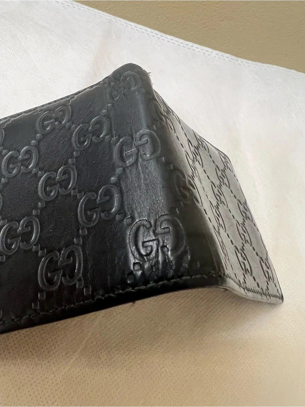 Gucci Authentic Leather Card Wallet